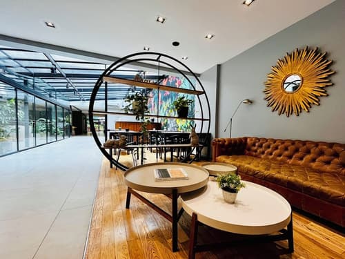 Deco Collection, Lobby