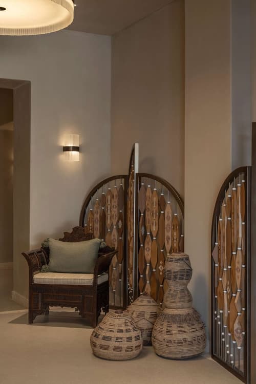 Bab Al Shams, Lobby