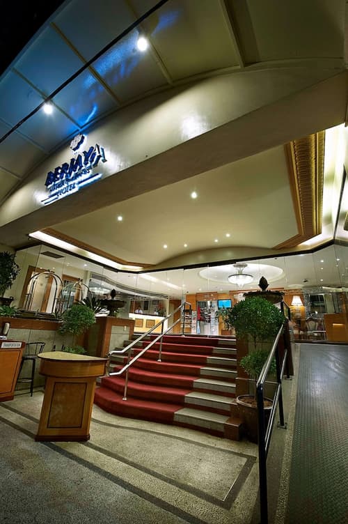 Berjaya Makati Hotel, Lobby