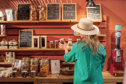 Sunrise Attitude, Food and drink