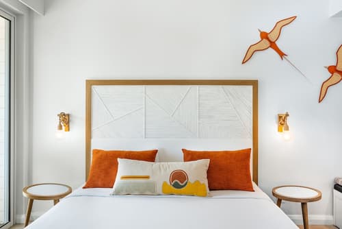 Sunrise Attitude, Room