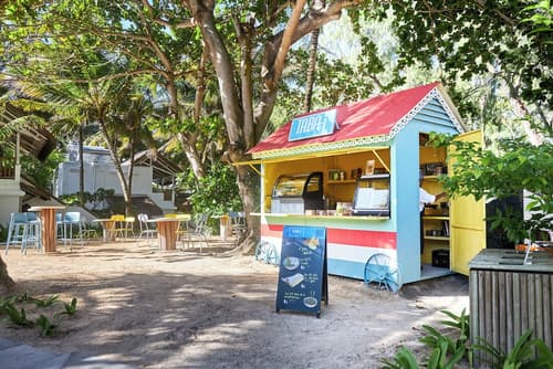 Sunrise Attitude, Restaurant