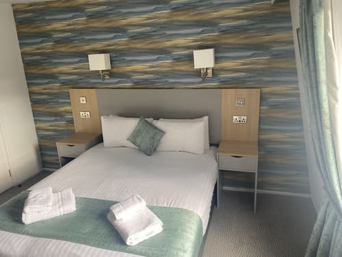 Caledonian Hotel, Room