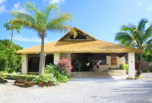 Crown Beach Resort & Spa, Reception