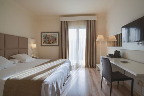 Hotel Pirineo Figueres by Pierre and Vacances, Room