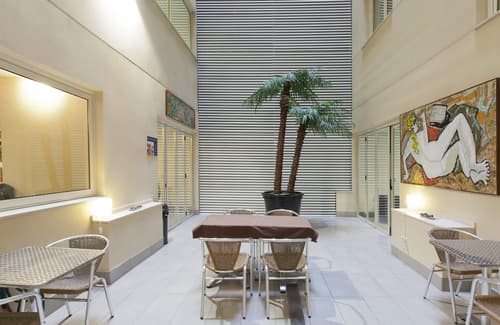 Hotel Sagrada Familia, Courtyard