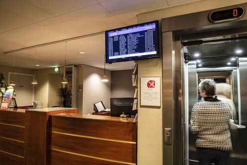 City Hotel Nebo, Reception