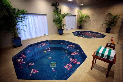 Ree Mohasambath Hotel & Resort  I, Indoor spa tub