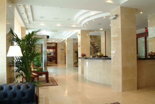 Hotel Gran Legazpi, Reception