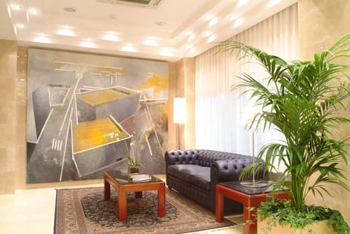 Hotel Gran Legazpi, Lobby sitting area