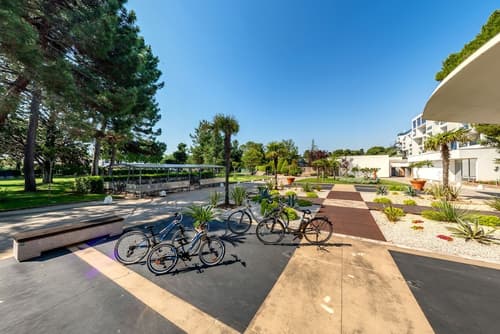 Falkensteiner Club Funimation Borik, Bicycling