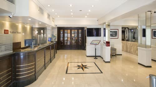 Waldorf Hotel, Reception