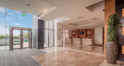 Hilton Dublin Airport Hotel, Reception