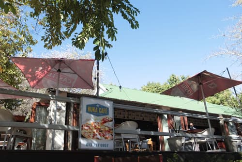 Perry's Bridge Hollow Boutique Hotel, Food court