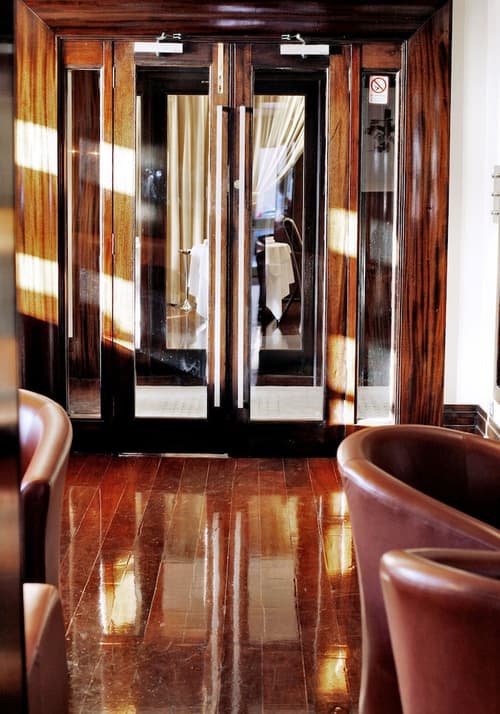 Glenmoriston Townhouse Hotel, Interior entrance