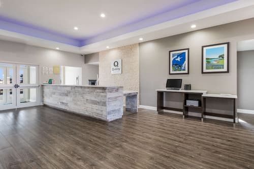 Quality Inn, Lobby