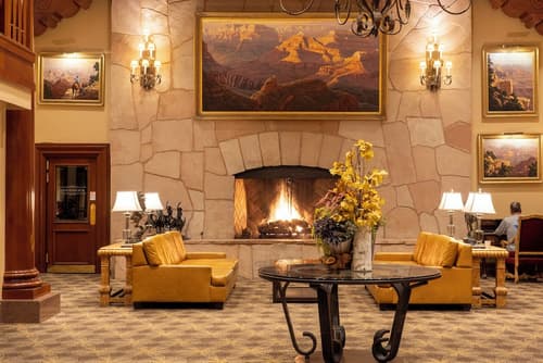 Grand Canyon Railway Hotel, Lobby sitting area