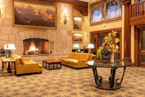 Grand Canyon Railway Hotel, Lobby sitting area