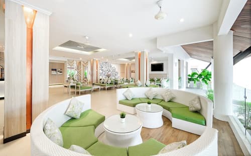 Andamantra Resort and Villa Phuket, Lobby sitting area