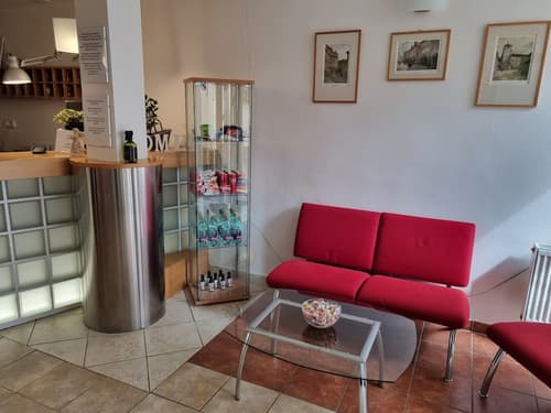 Hotel Claris, Reception