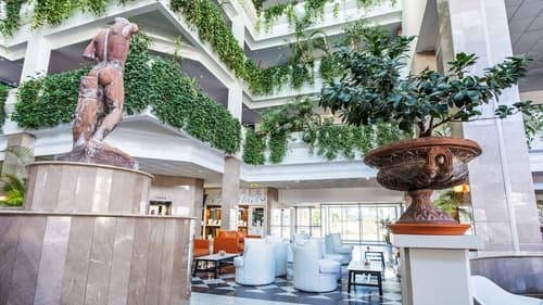 Louis Phaethon Beach, Lobby sitting area