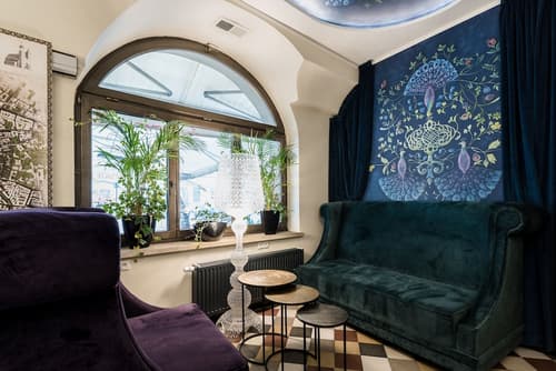 Hotel Ester, Primary image