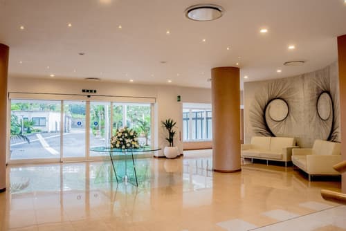 Grand Hotel Moon Valley, Interior entrance