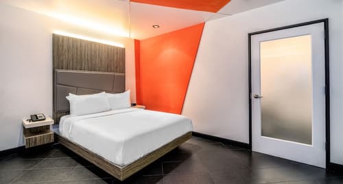 The Moment Hotel, Room