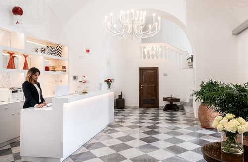 Hotel Miramare, Reception