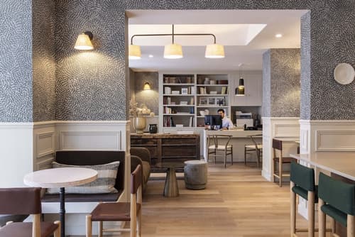 Le Petit Beaumarchais Hotel & Spa, Reception