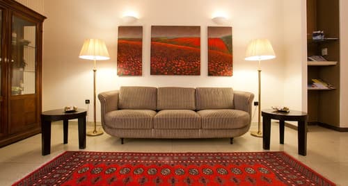 Hotel Globo, Primary image