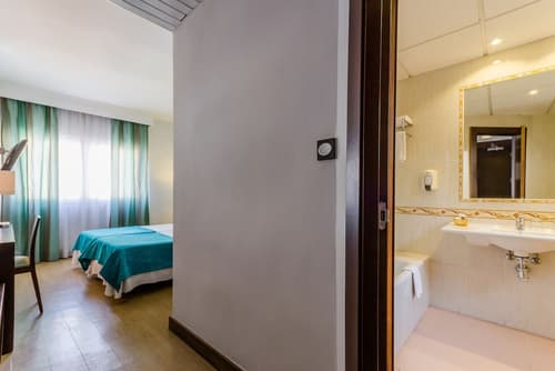 Hotel Don Juan, Room