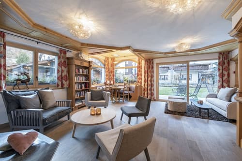 Hotel Chesa Valese, Lobby lounge