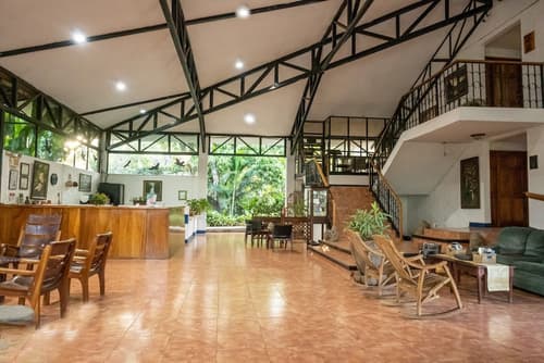 Hotel Aeropuerto, Interior entrance