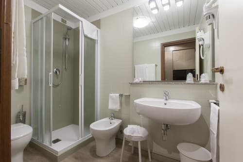 Airport Hotel Motel Malpensa, Bathroom