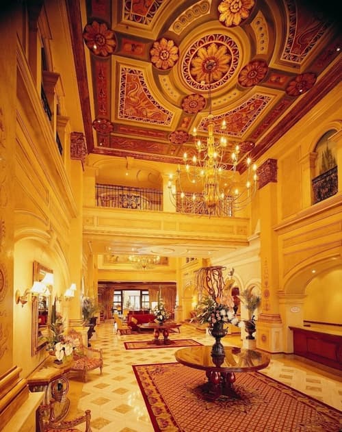 Peermont D'oreale Grande at Emperors Palace, Lobby