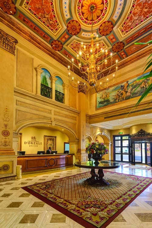 Peermont D'oreale Grande at Emperors Palace, Interior entrance