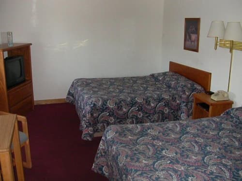 Traveler's Lodge, Room