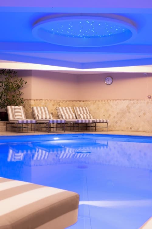 Briqueterie Champagne, A Beauvallon Hotel & Spa, Pool