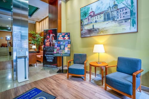 Hotel Victoria 4, Reception