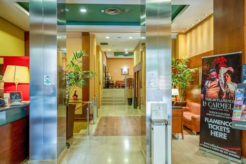 Hotel Victoria 4, Reception