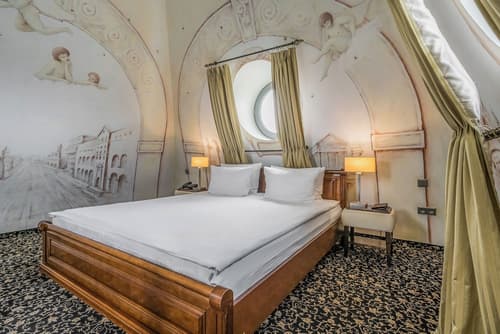 Congress Hotel, Room