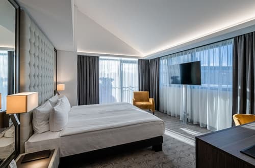 Congress Hotel, Room