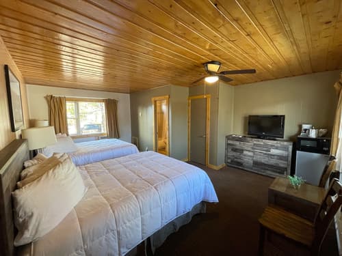 Estes Mountain Inn, Room