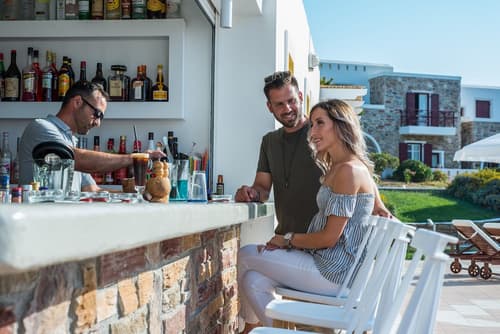Naxos Palace Hotel, Poolside bar