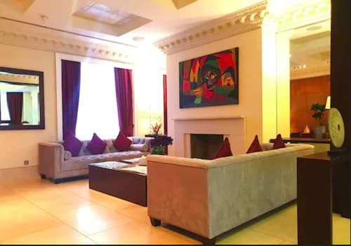 The Park City Grand Plaza Kensington, Lobby