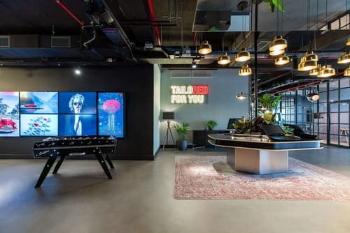 Radisson RED Brussels, Lobby