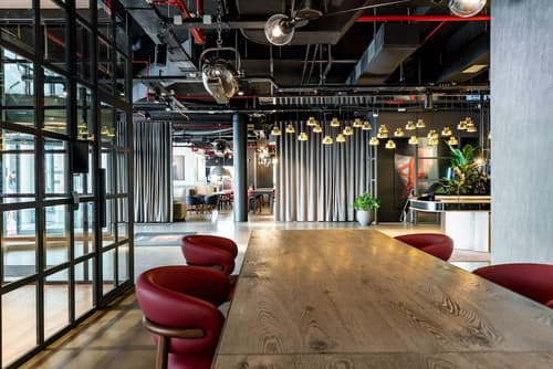 Radisson RED Brussels, Lobby