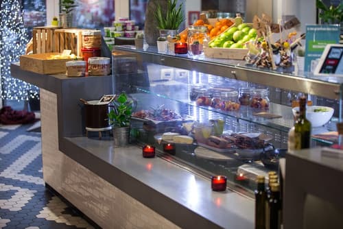 Radisson RED Brussels, Snack bar