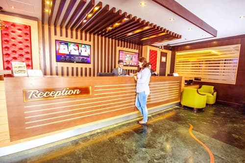 Sun and Sands Hotel, Reception